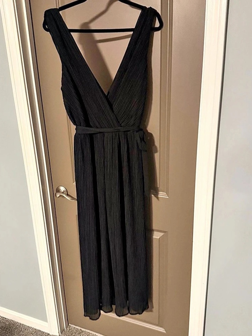 Express Pleated Maxi Jumpsuit in Black Size L
